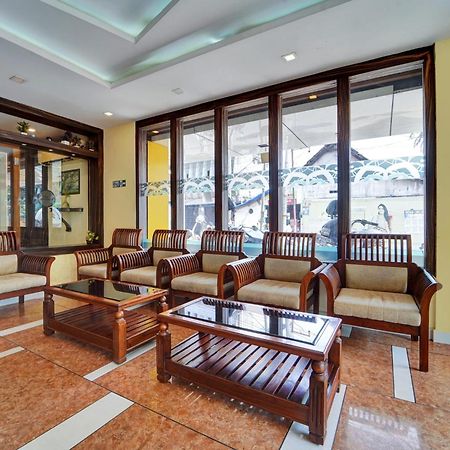 Super Townhouse Ernakulam North 호텔 Kochi 외부 사진