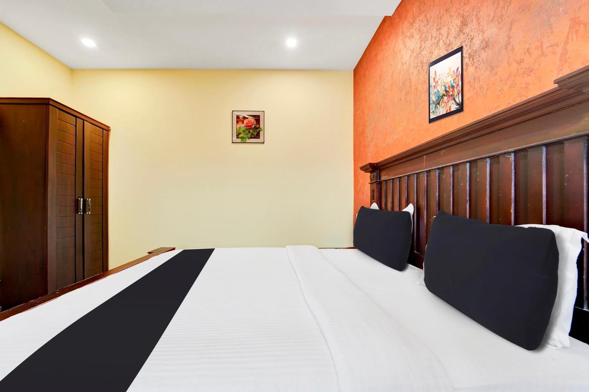 Super Townhouse Ernakulam North 호텔 Kochi 외부 사진