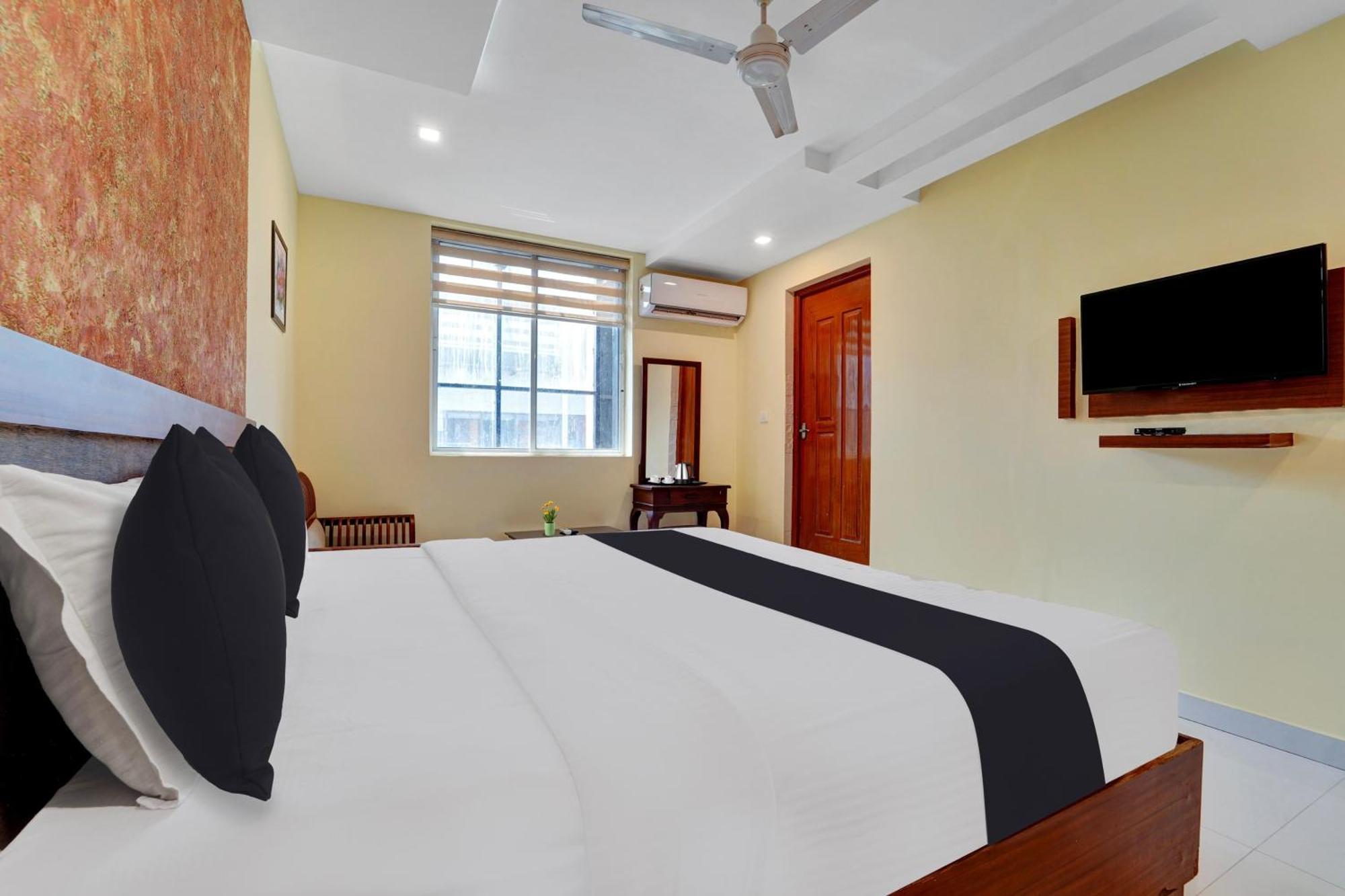 Super Townhouse Ernakulam North 호텔 Kochi 외부 사진