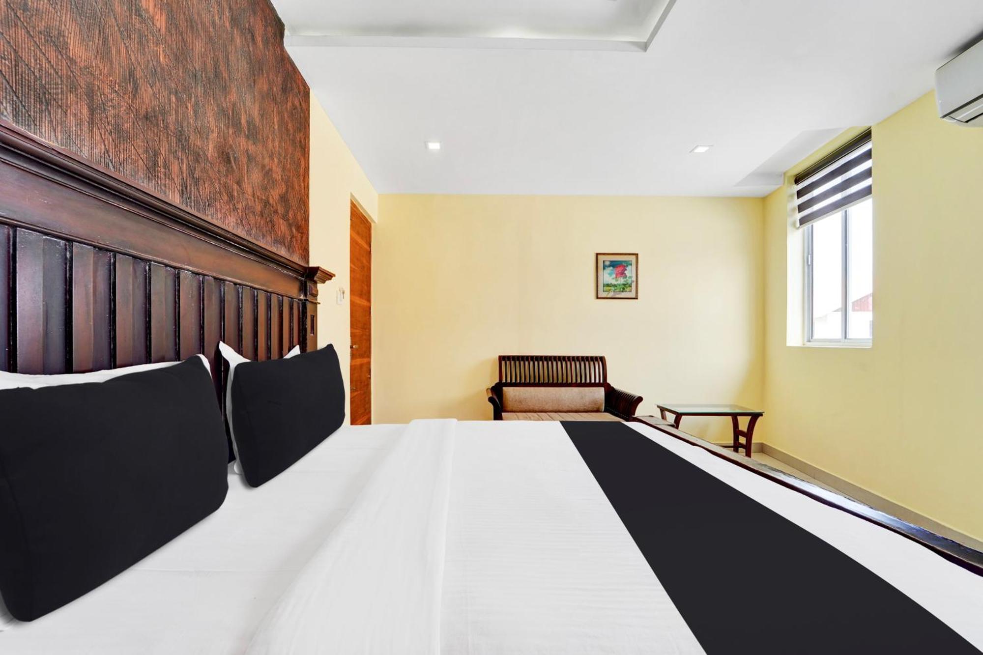 Super Townhouse Ernakulam North 호텔 Kochi 외부 사진