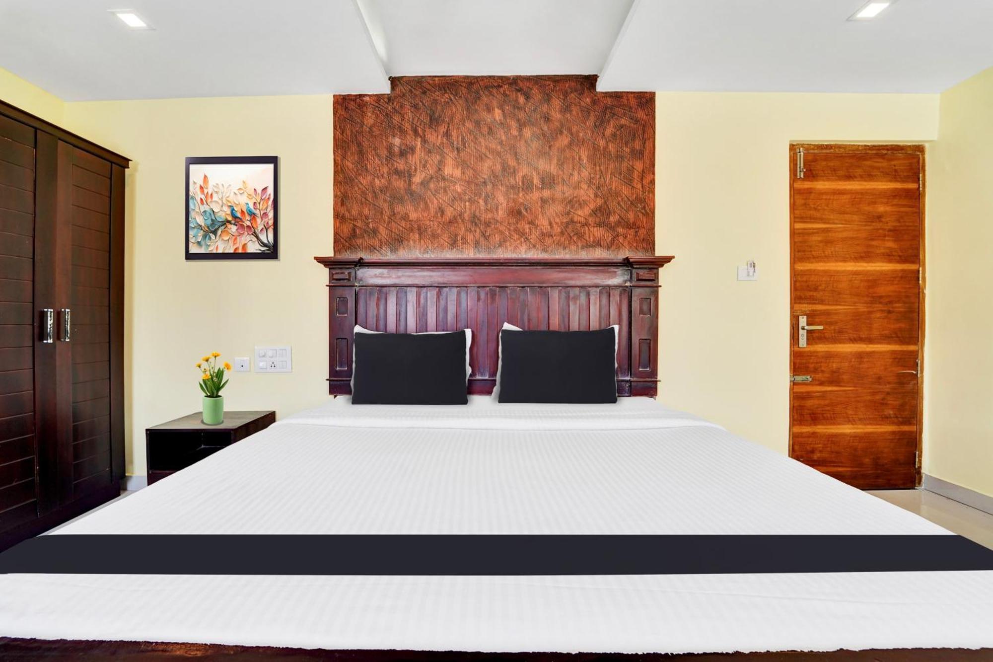 Super Townhouse Ernakulam North 호텔 Kochi 외부 사진