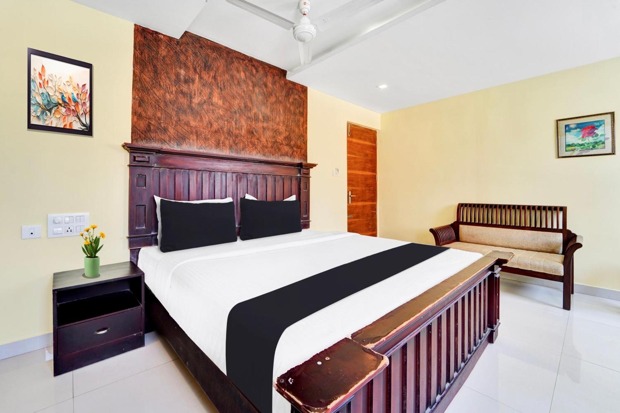 Super Townhouse Ernakulam North 호텔 Kochi 외부 사진