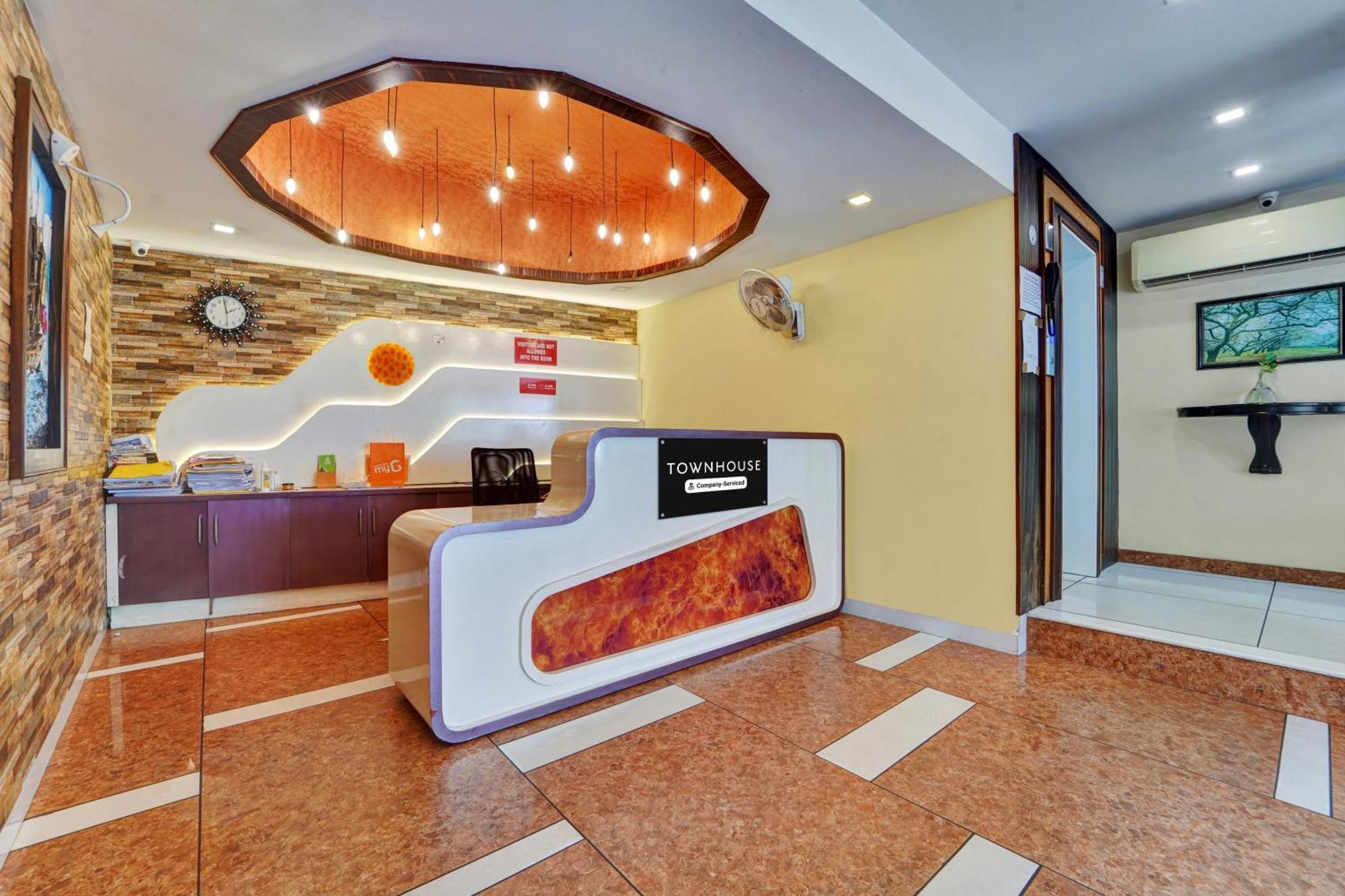 Super Townhouse Ernakulam North 호텔 Kochi 외부 사진