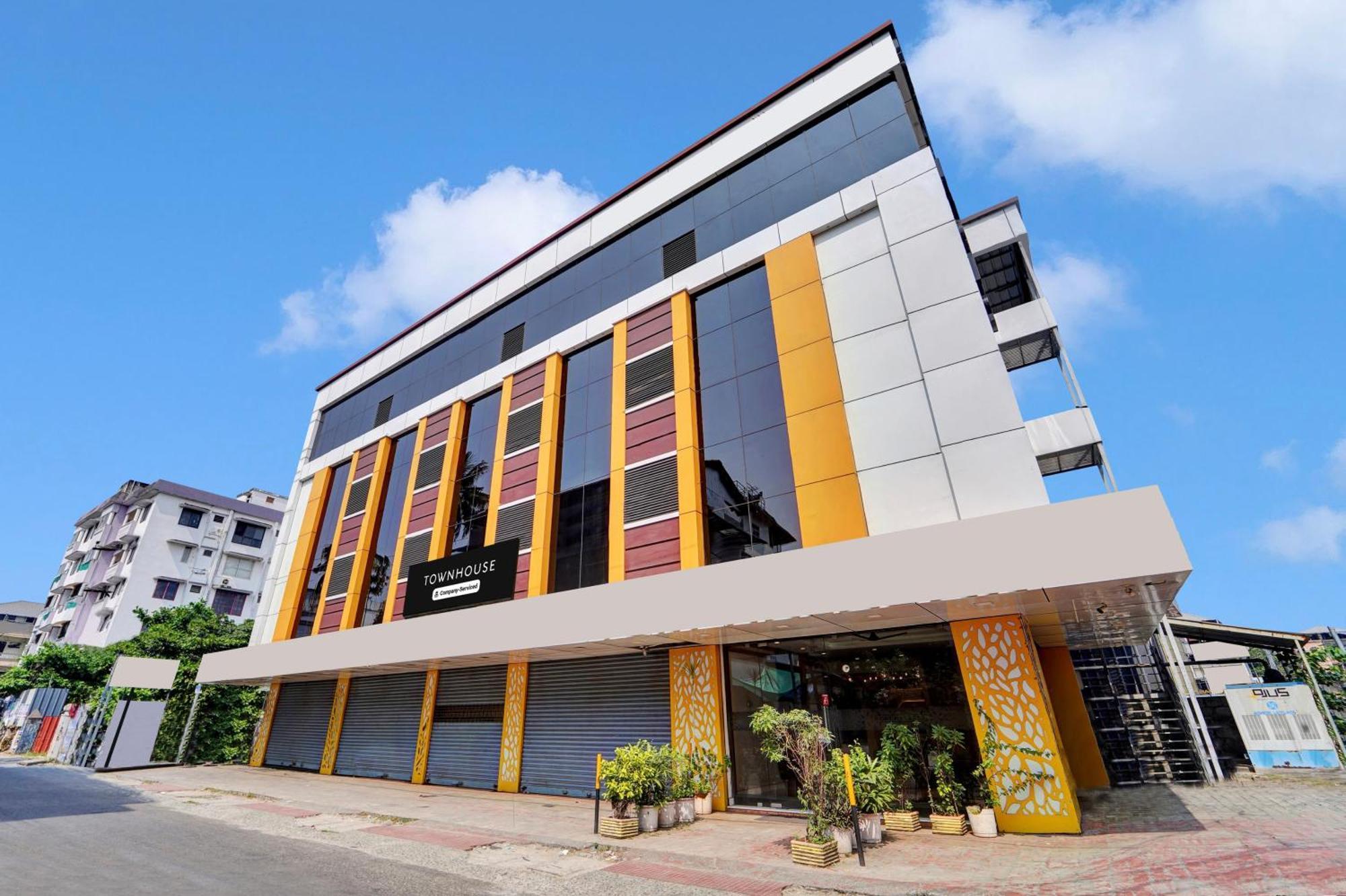 Super Townhouse Ernakulam North 호텔 Kochi 외부 사진