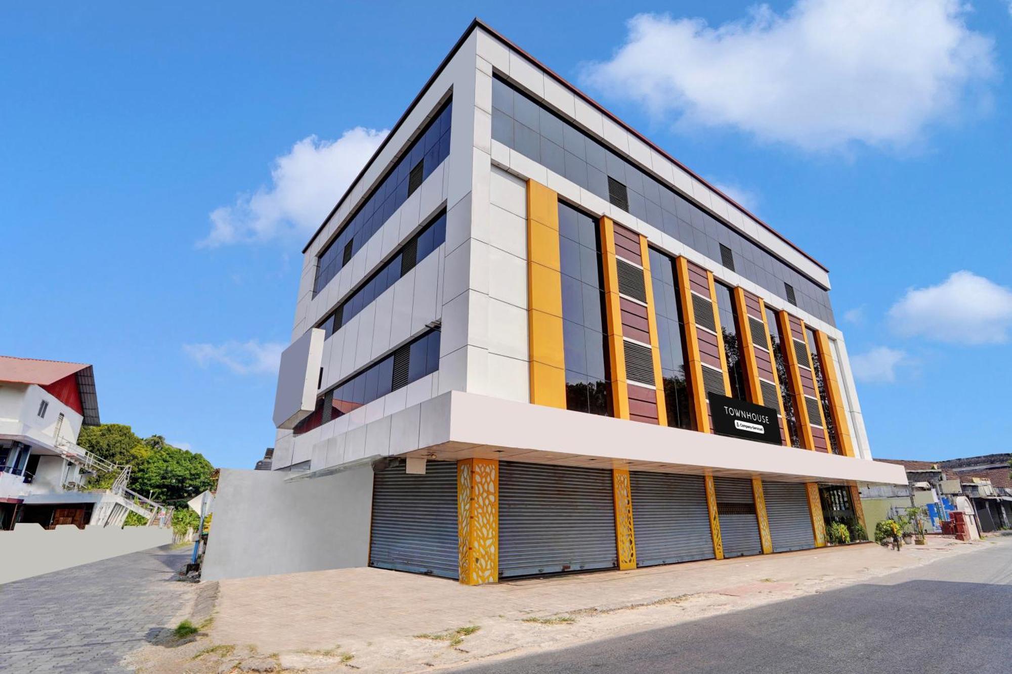 Super Townhouse Ernakulam North 호텔 Kochi 외부 사진